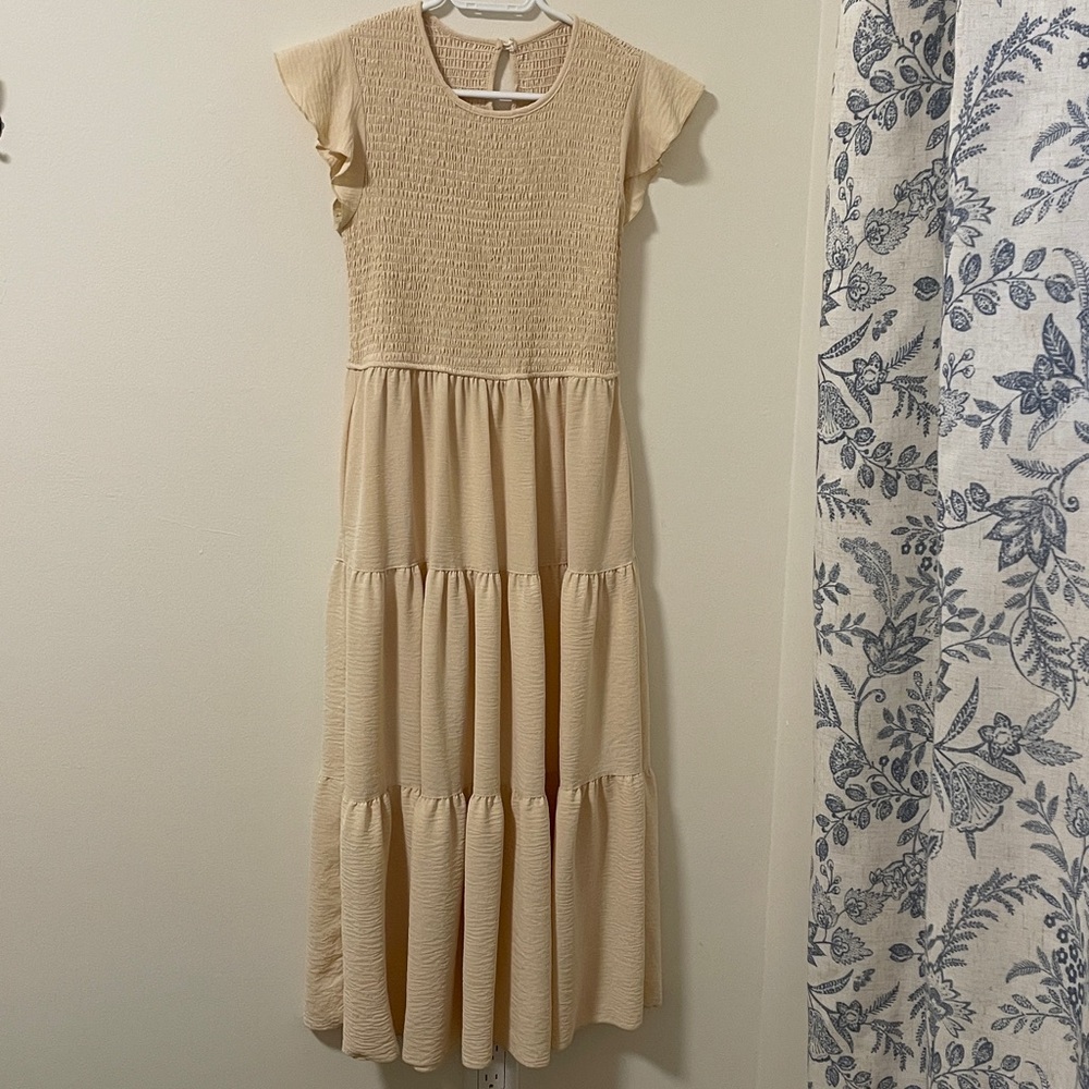 Cream tiered Mmaxi butterfly sleeve dress